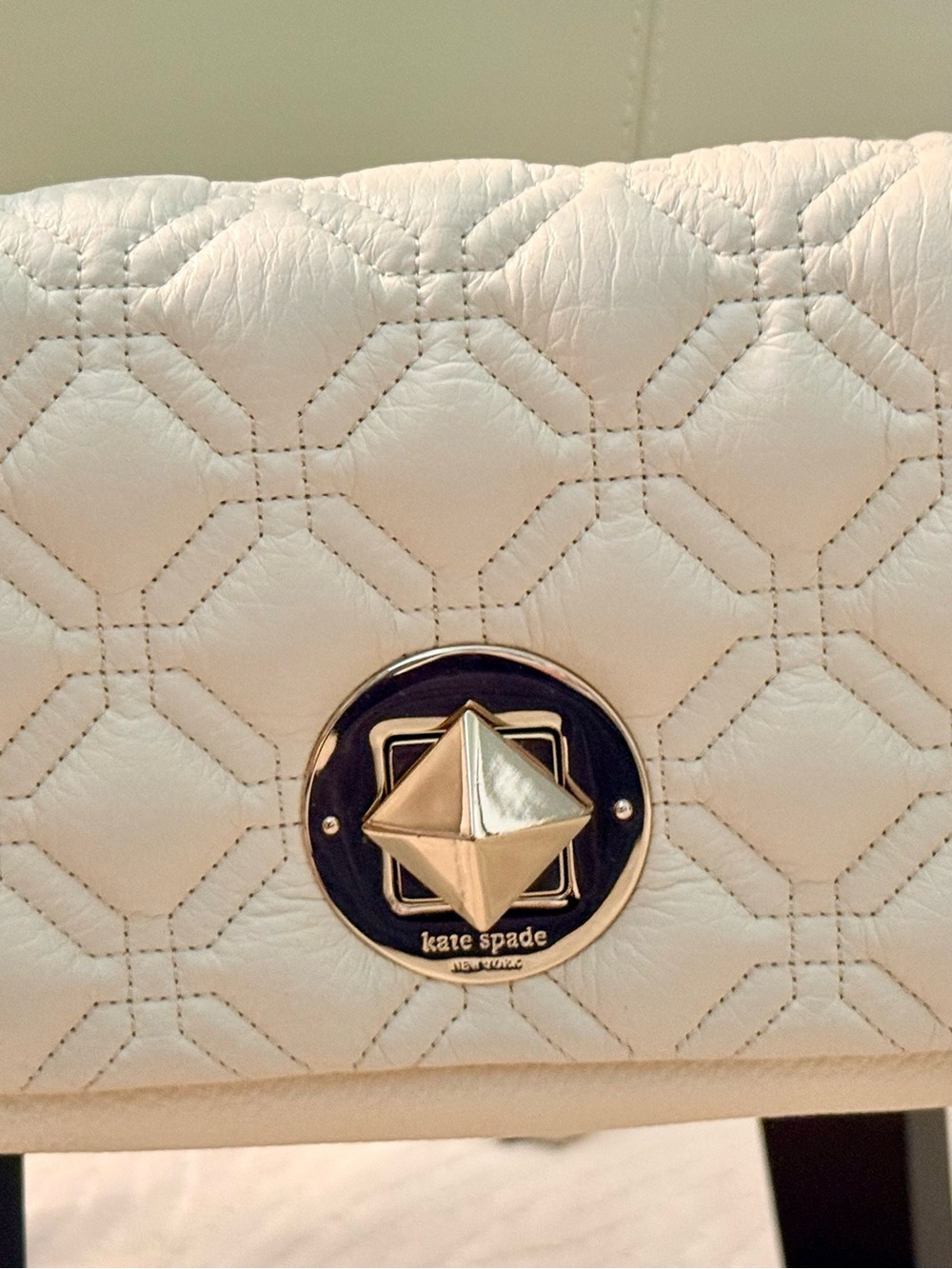 Kate Spade Cream Quilted Leather Crossbody Bag with Gold Turn-Lock - Picture 2 of 8